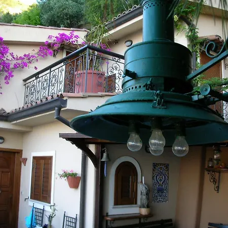 Paci Villa *